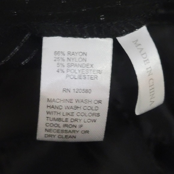 Amanda & Chelsea Ankle Pants Size 6 Black‎ White Slim Stretch Dots Flat Front - Picture 9 of 10